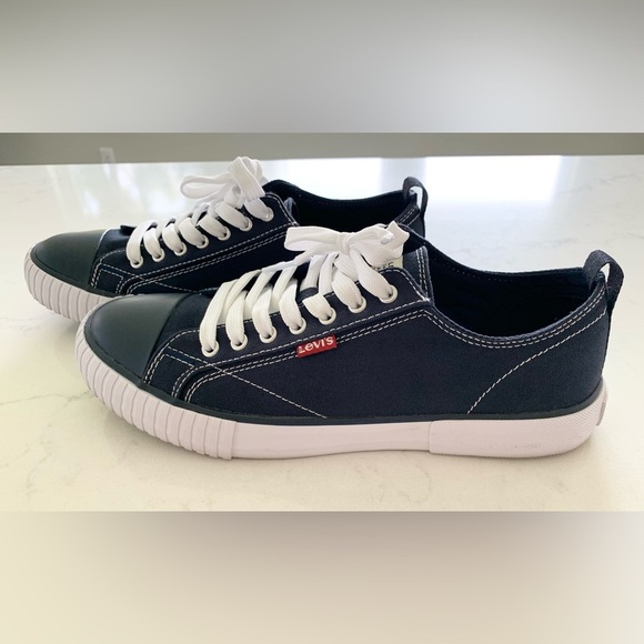 Levi’s Unisex Navy Blue Sneakers - Picture 13 of 13